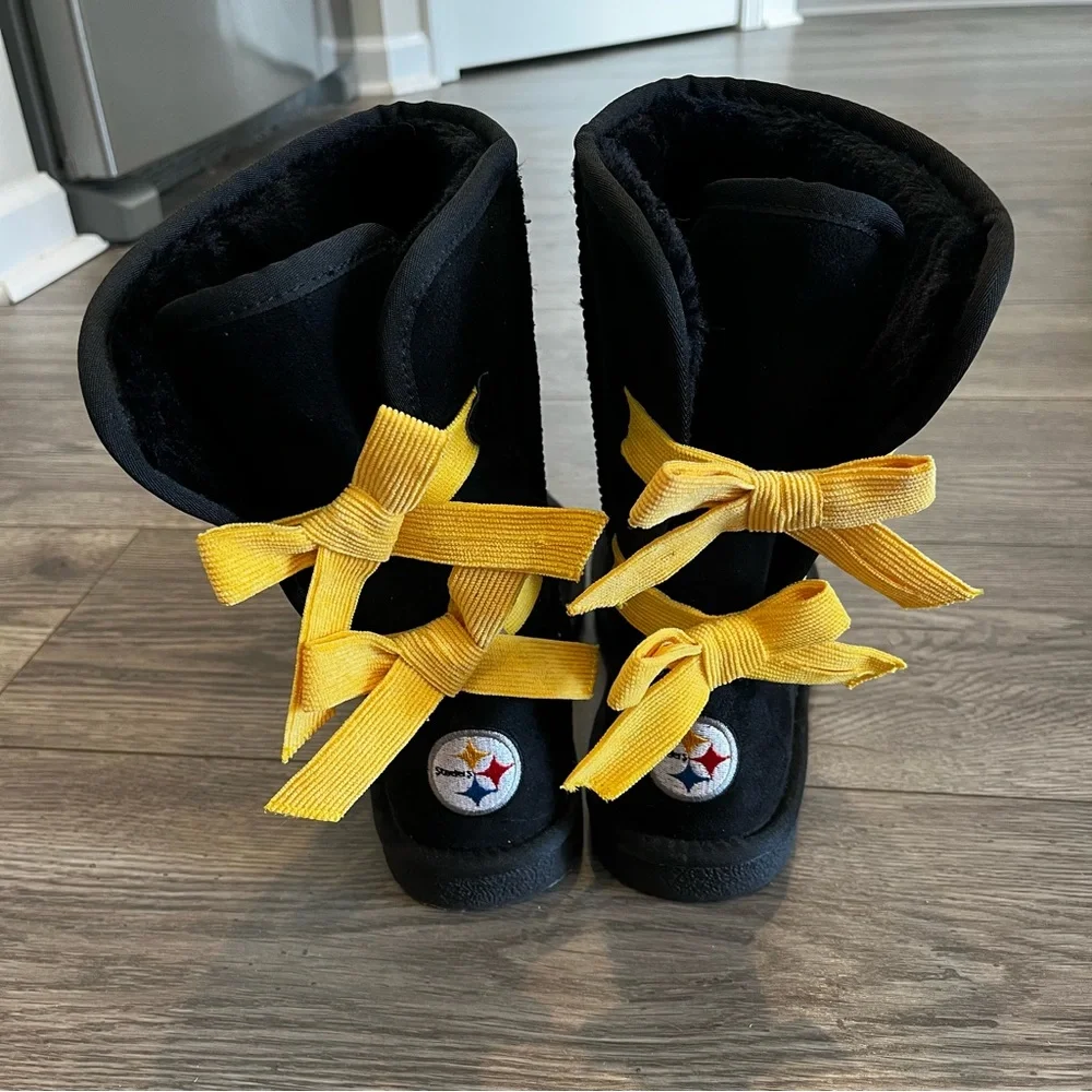 Pittsburgh STEELERS Women’s Boots Embellished NFL Faux Fur Lace Bow Boot Size 8